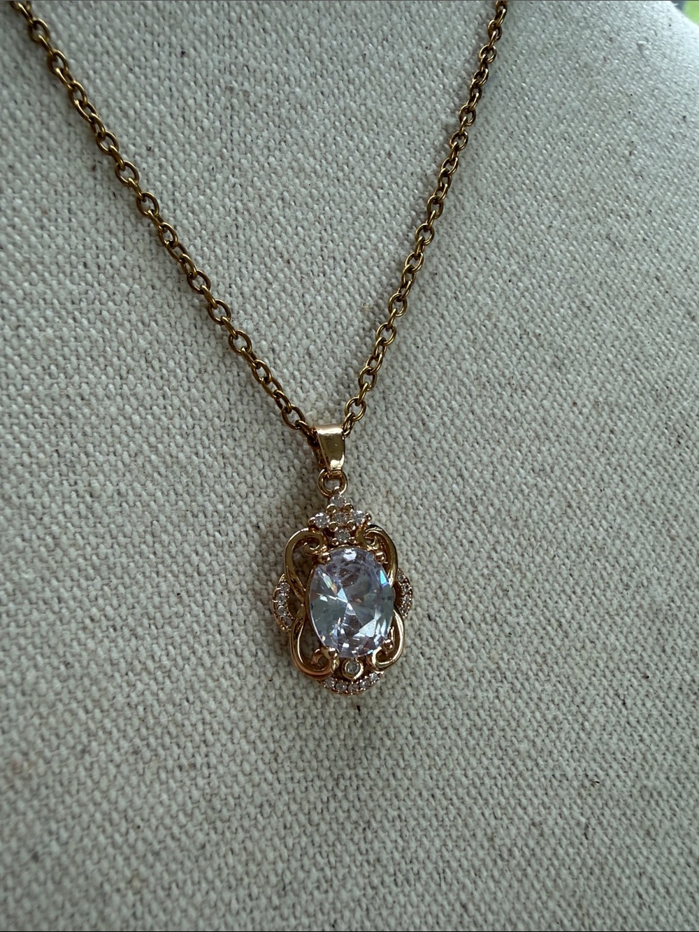 Gold Oval Crystal Pendant Necklace - Women Jewelry